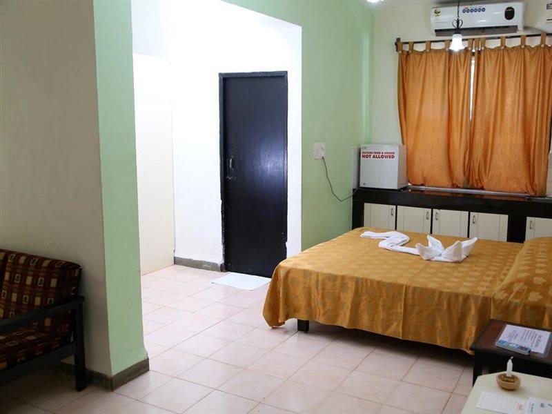 Alor Holiday Resort Calangute Ngoại thất bức ảnh