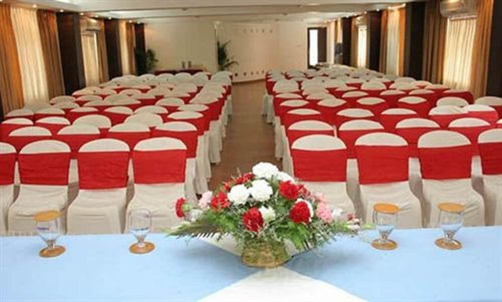 Alor Holiday Resort Calangute Ngoại thất bức ảnh