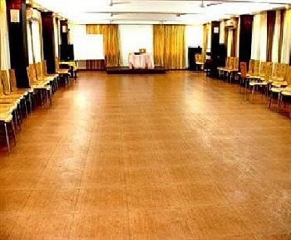 Alor Holiday Resort Calangute Ngoại thất bức ảnh